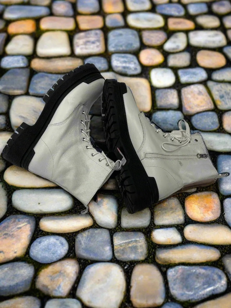 Customer Favorite Womens Langport Boots, Size 40  Today Only!
