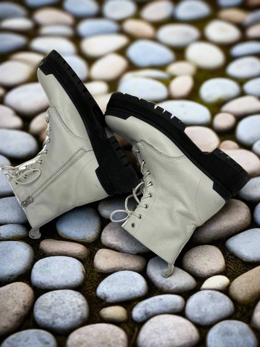 Customer Favorite Womens Langport Boots, Size 40  Today Only!