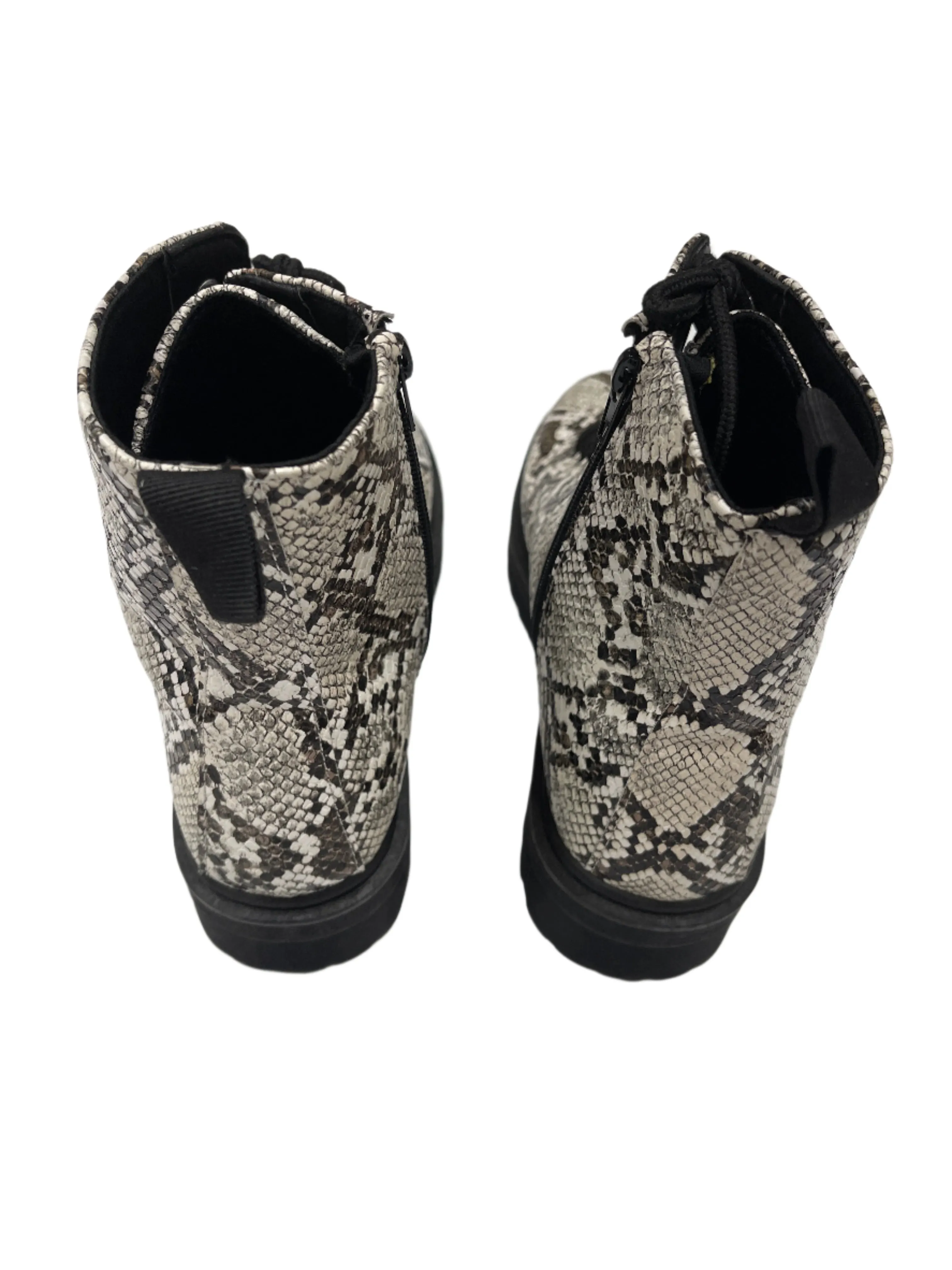 Exclusive Womens Qupid Ankle Boots, Size 7  Limited Release!