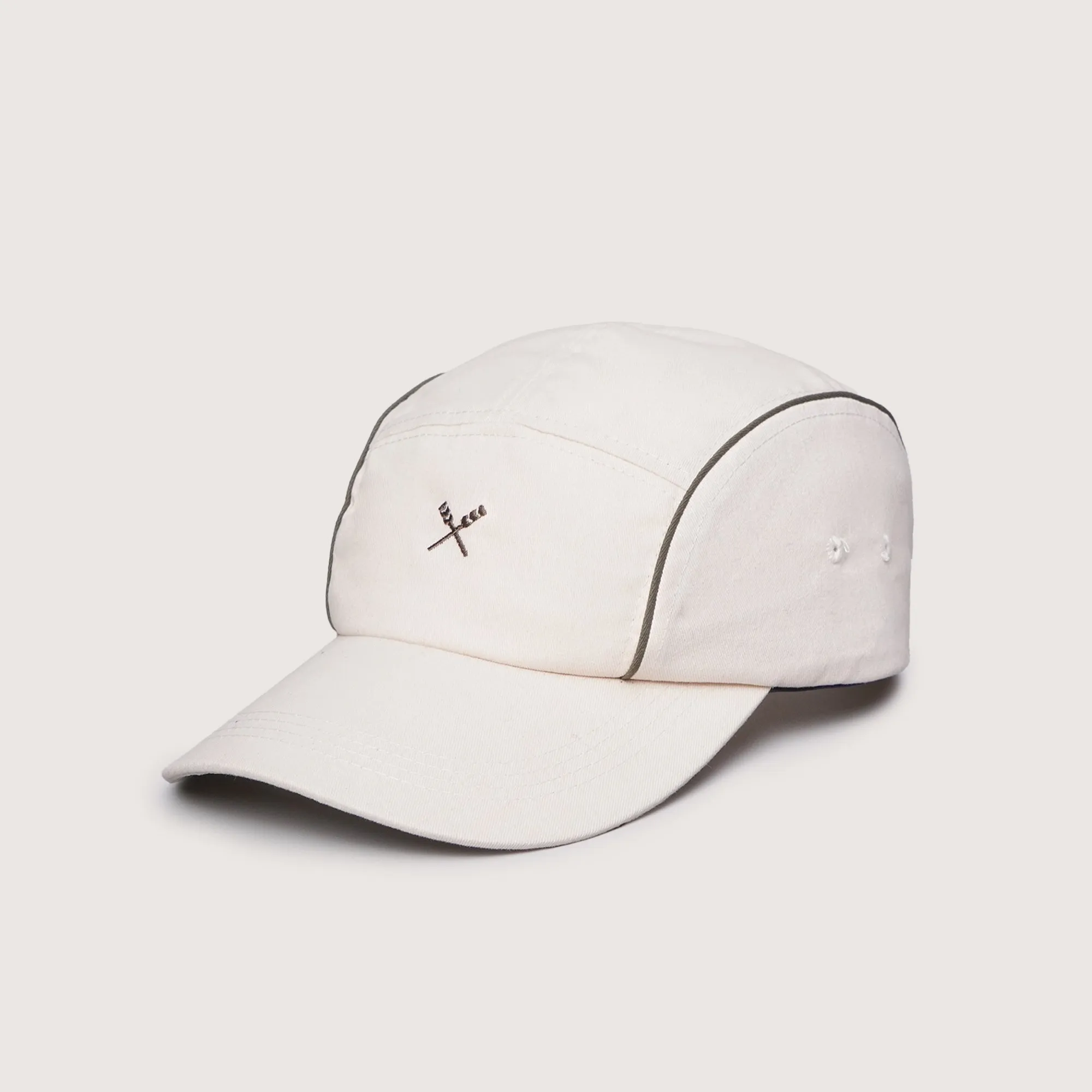 Regatta- 5 Panel Cap With Side Contrast Outline