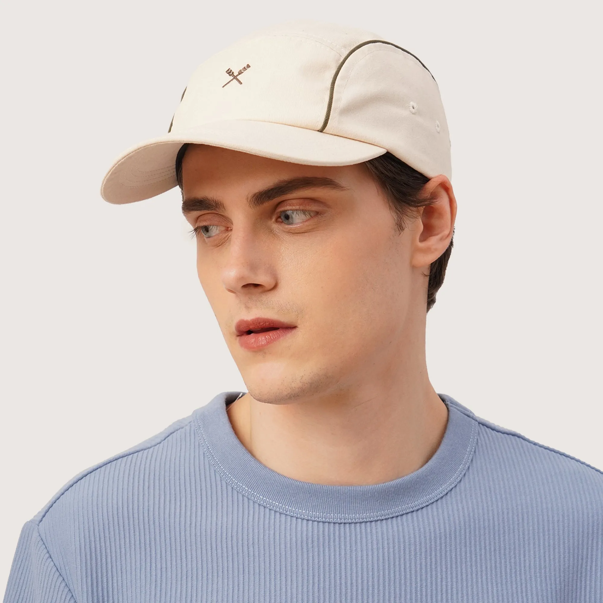 Regatta- 5 Panel Cap With Side Contrast Outline
