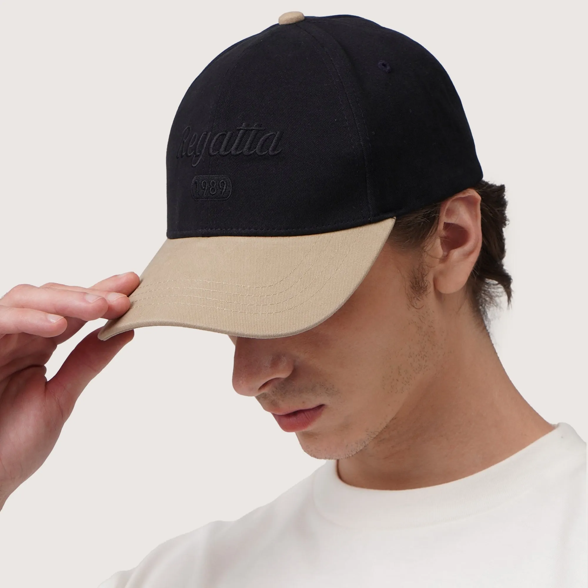 Regatta- Baseball Cap With Contrast Brim