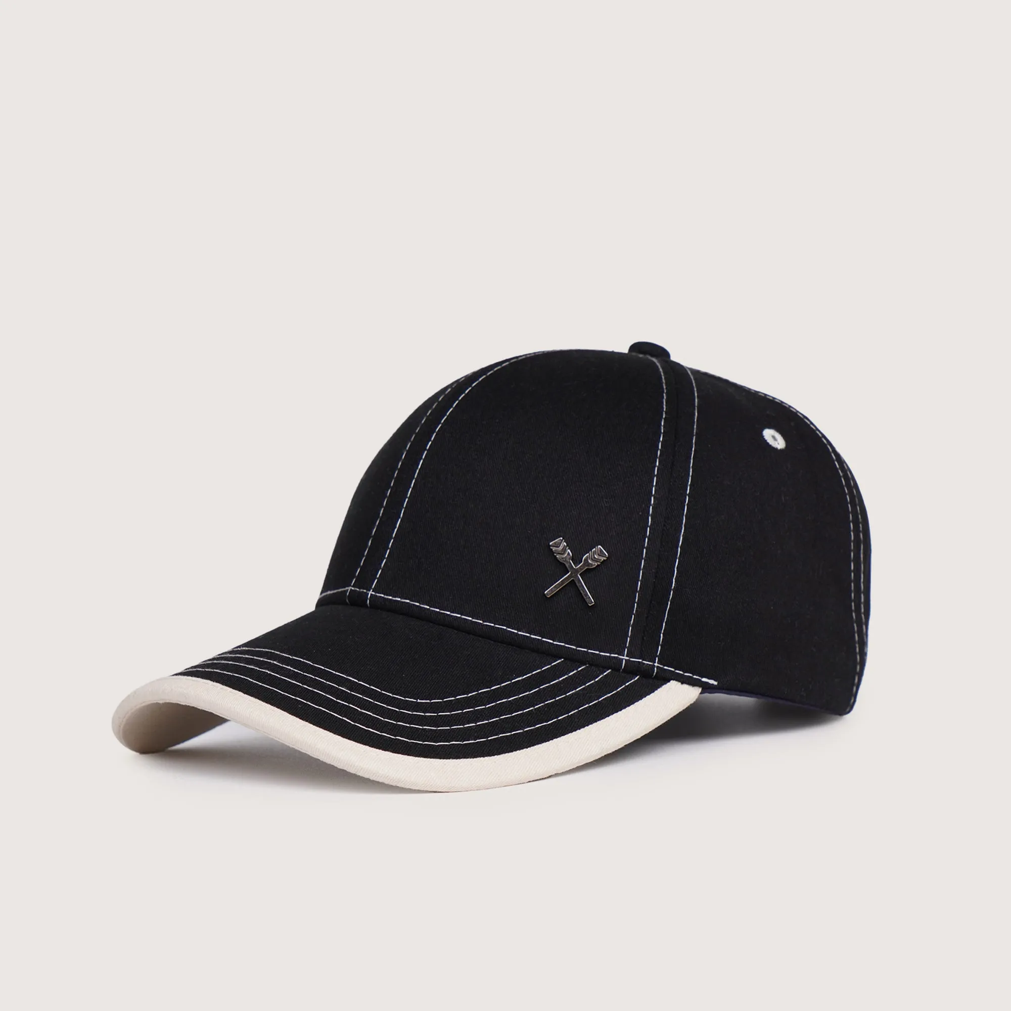 Regatta- Baseball Cap With Contrast Stitching And Visor Taping