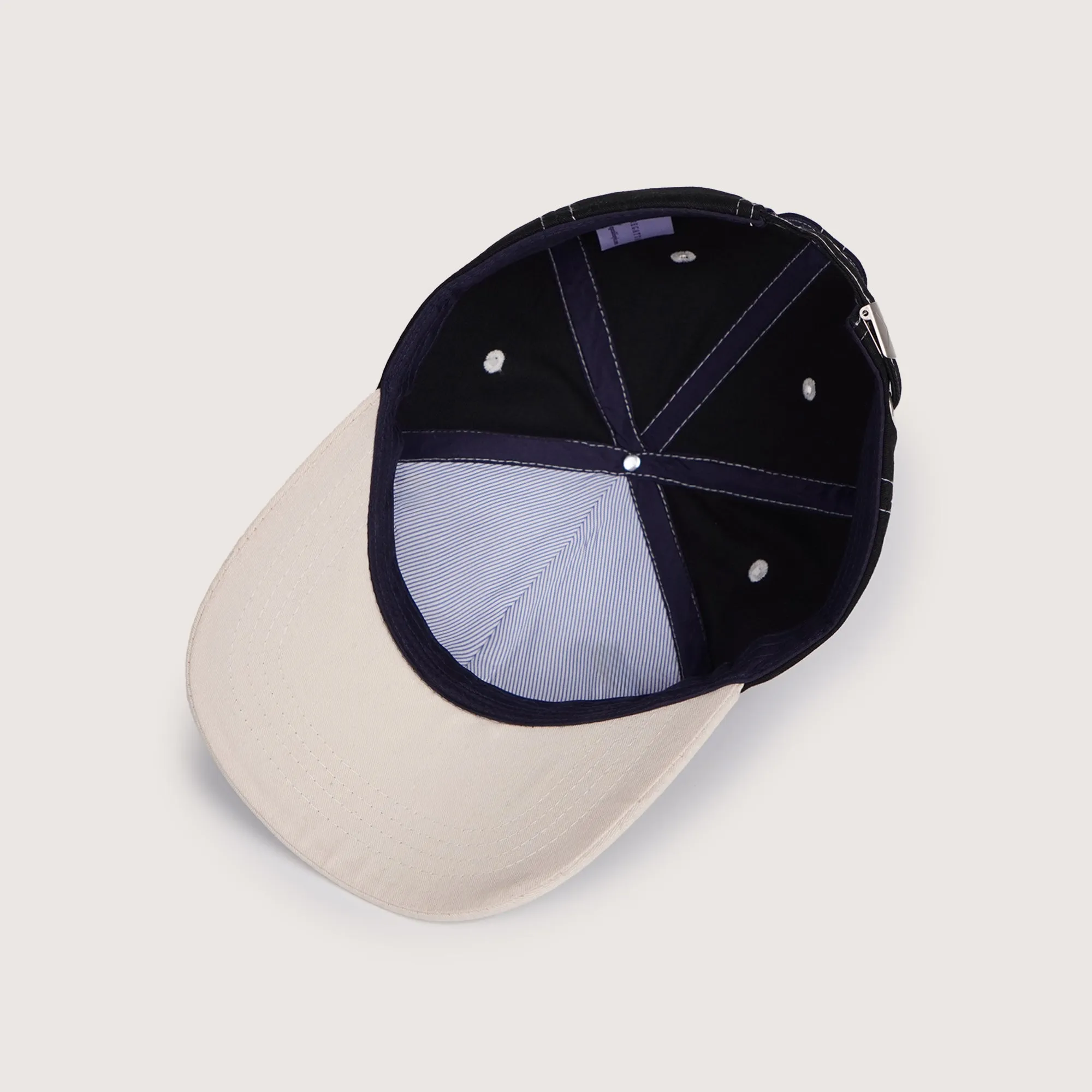 Regatta- Baseball Cap With Contrast Stitching And Visor Taping