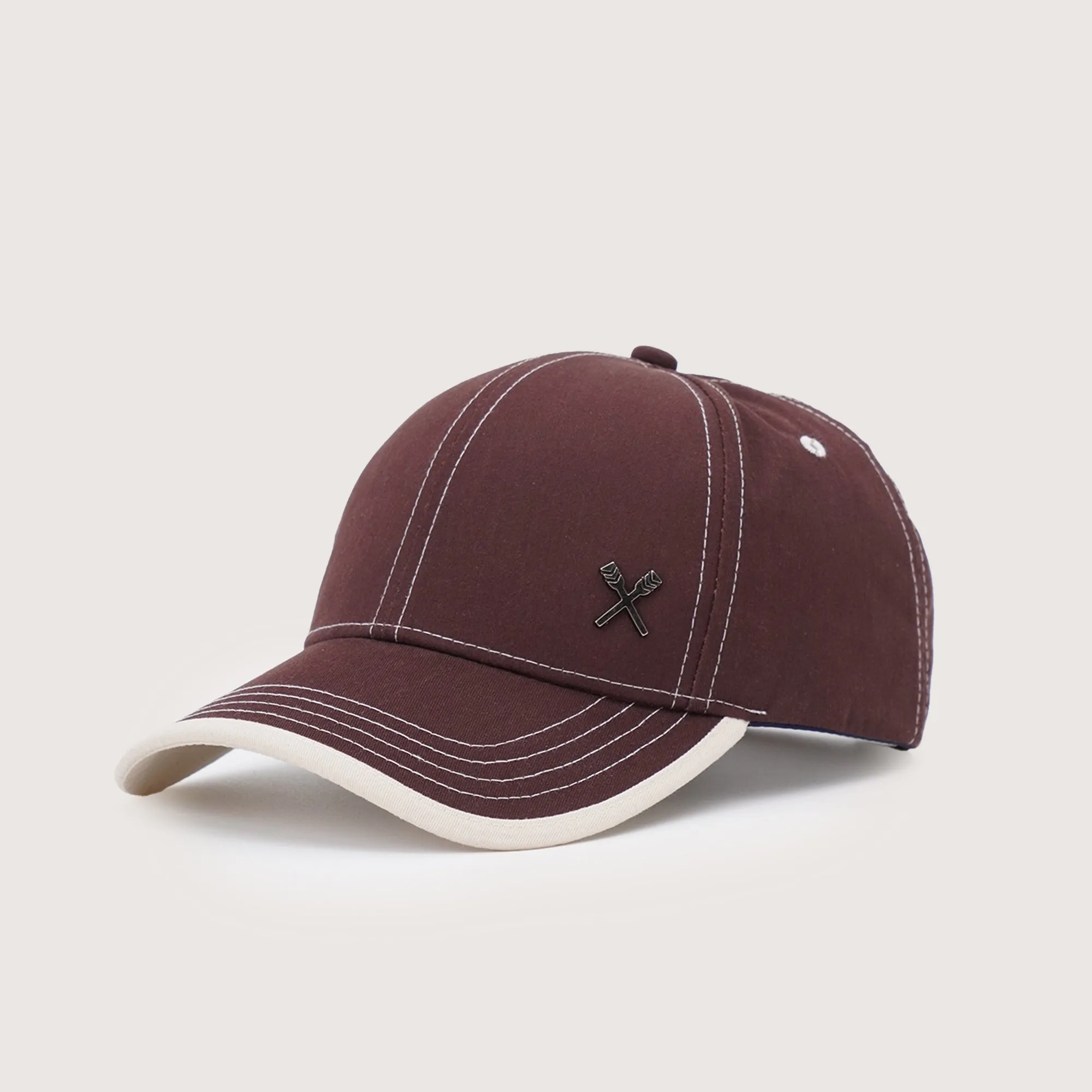 Regatta- Baseball Cap With Contrast Stitching And Visor Taping