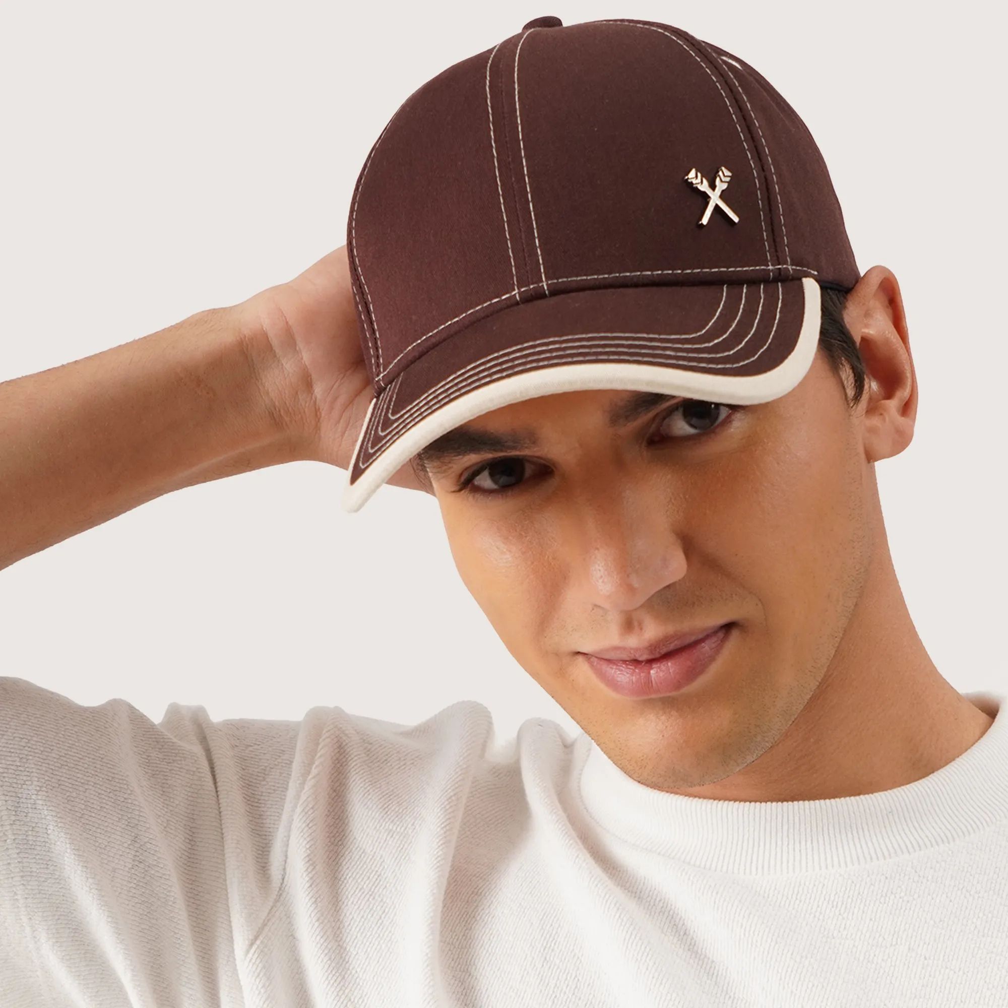 Regatta- Baseball Cap With Contrast Stitching And Visor Taping