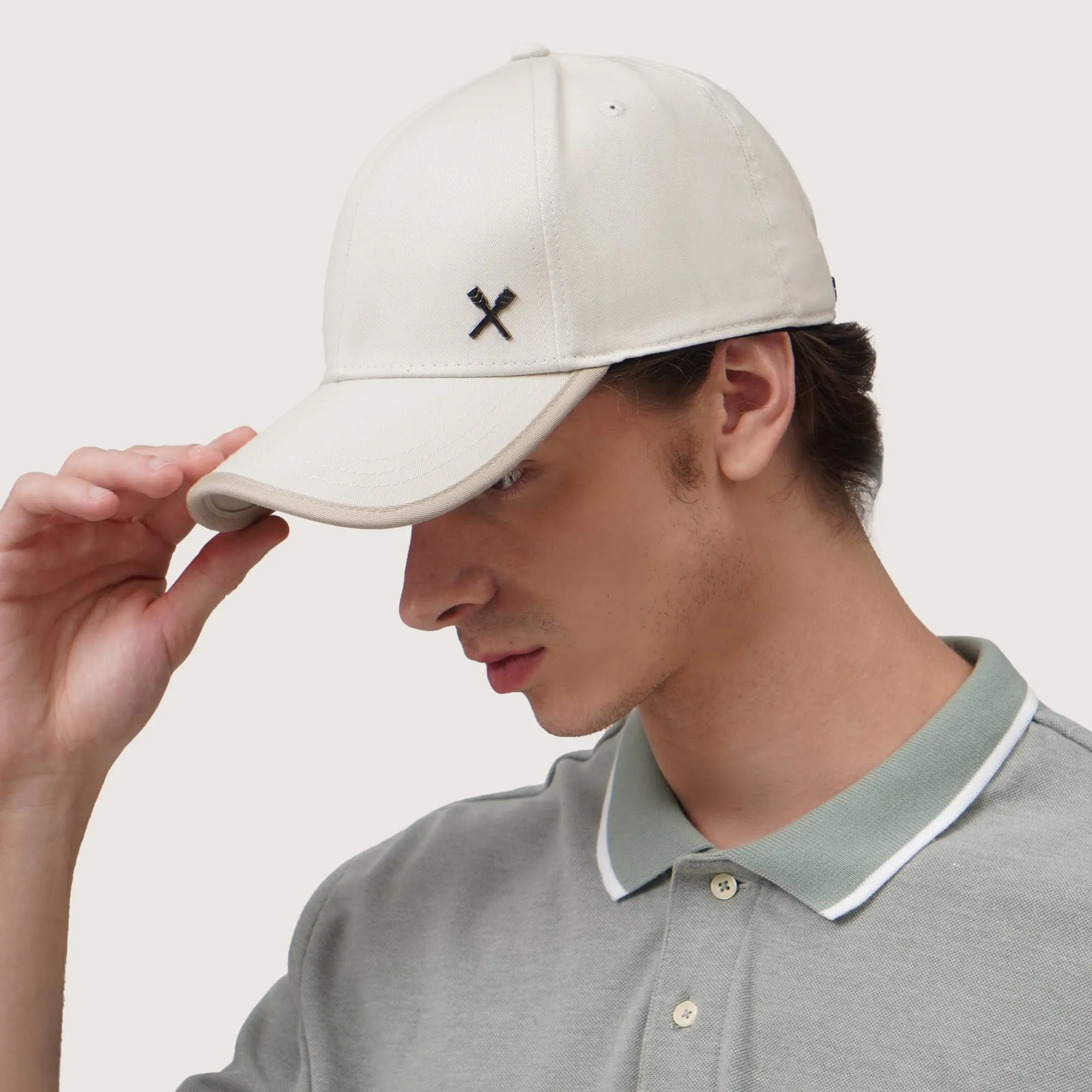 Regatta- Baseball Cap With Contrast Visor Piping