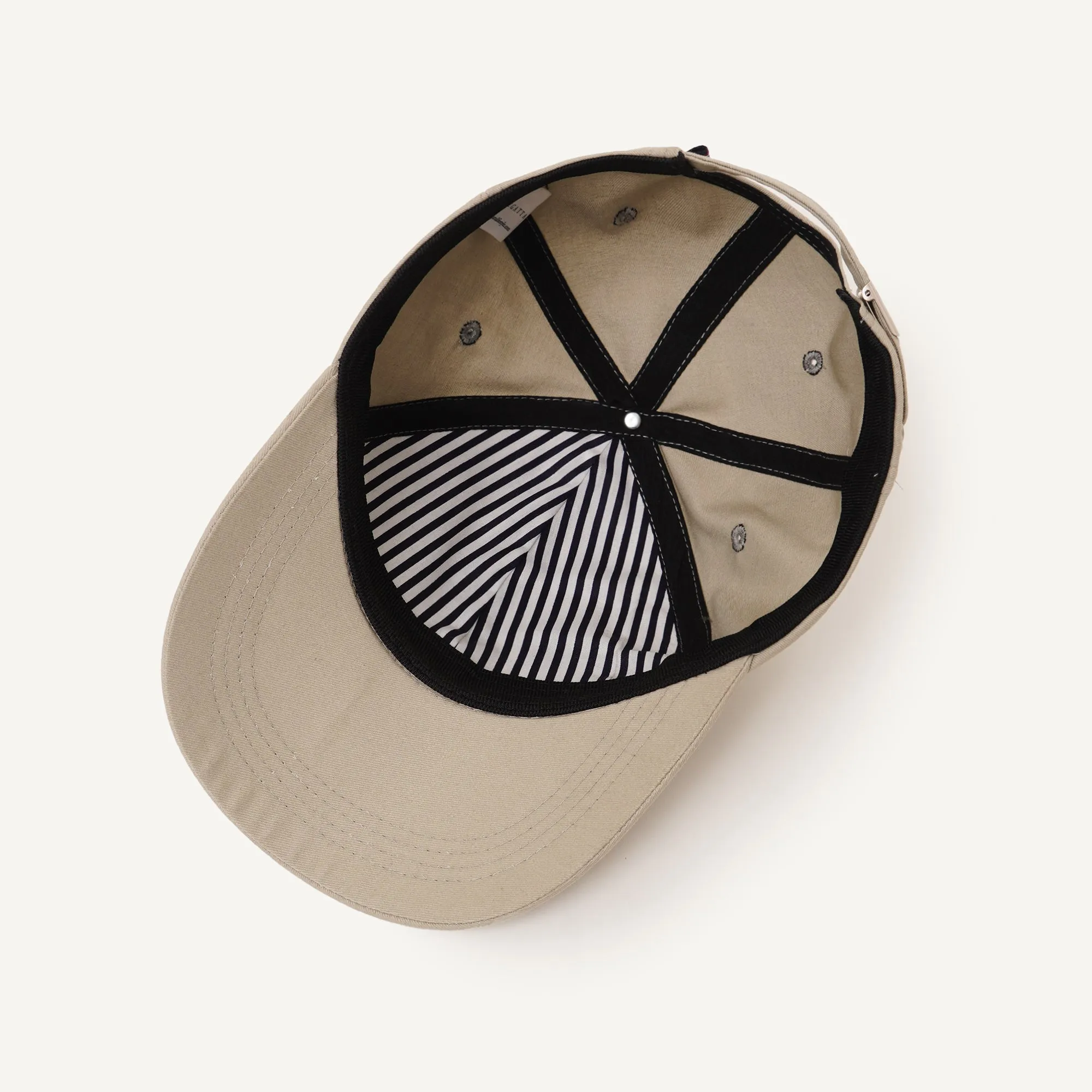 Regatta- Baseball Cap With Contrast Visor Stitching