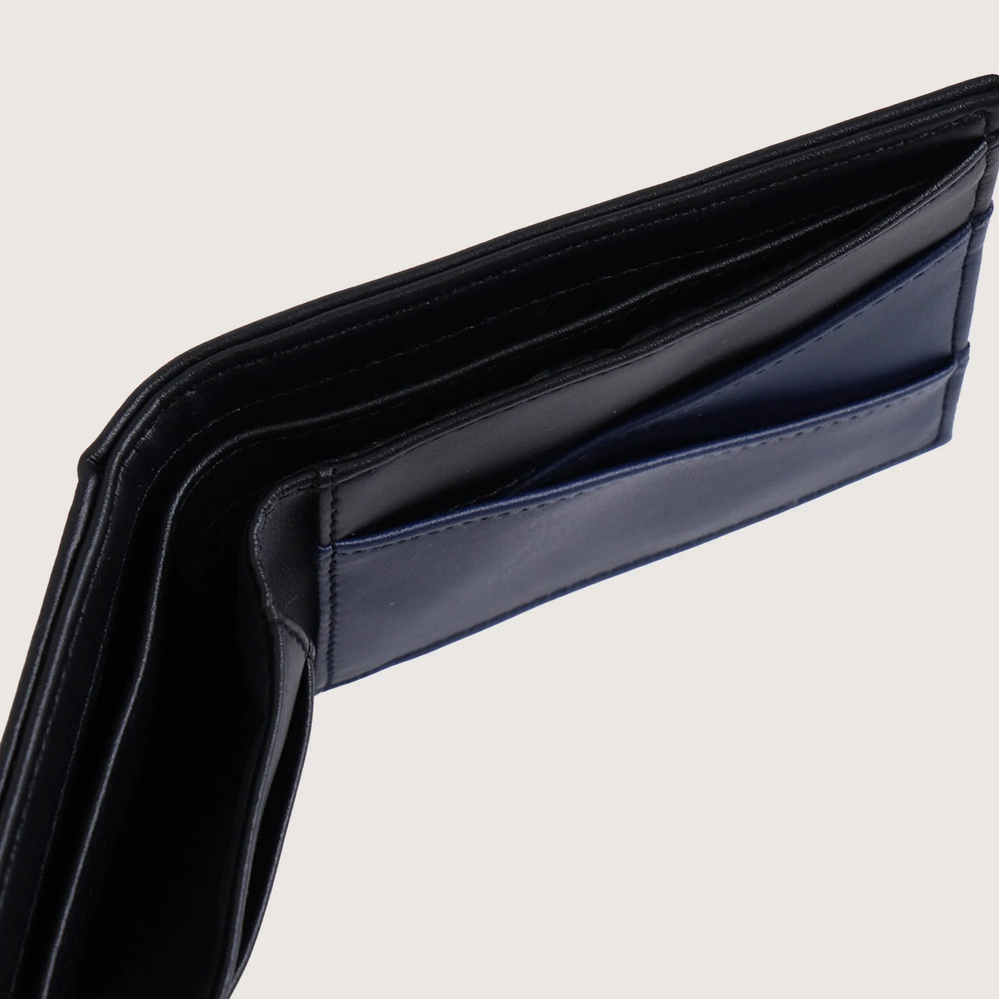Regatta- Bi-Fold Wallet With Contrast Trim
