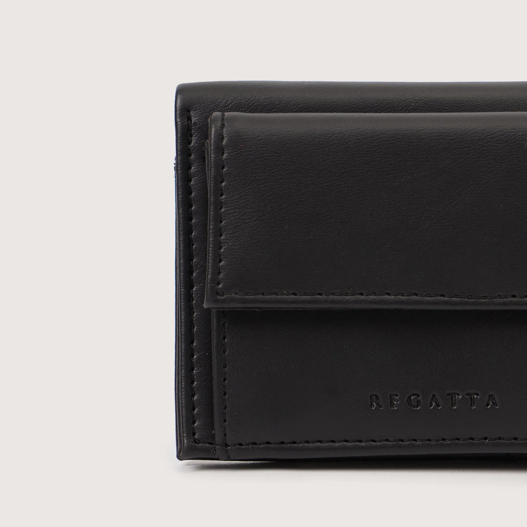 Regatta- Bi-Fold Wallet With Front Coin Compartment