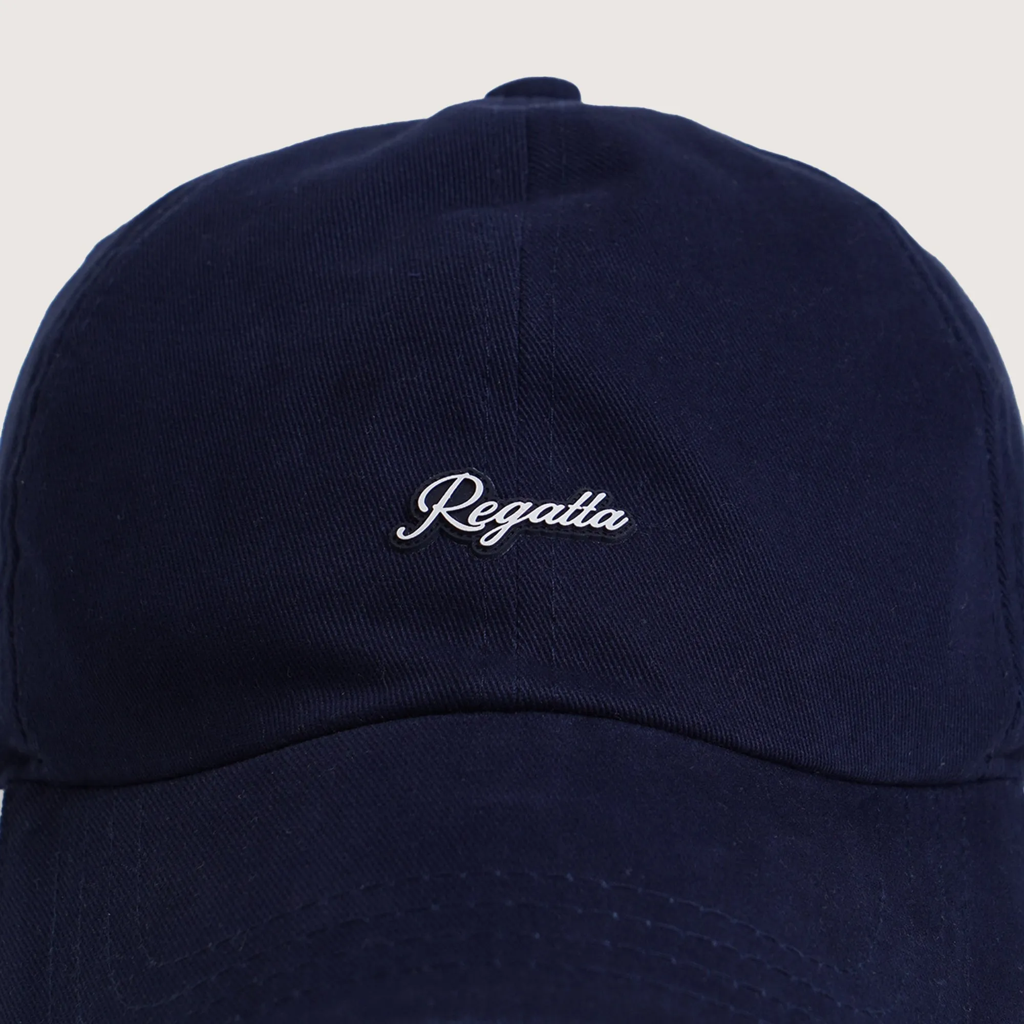 Regatta- Classic Cap With Contrast Visor Sandwich