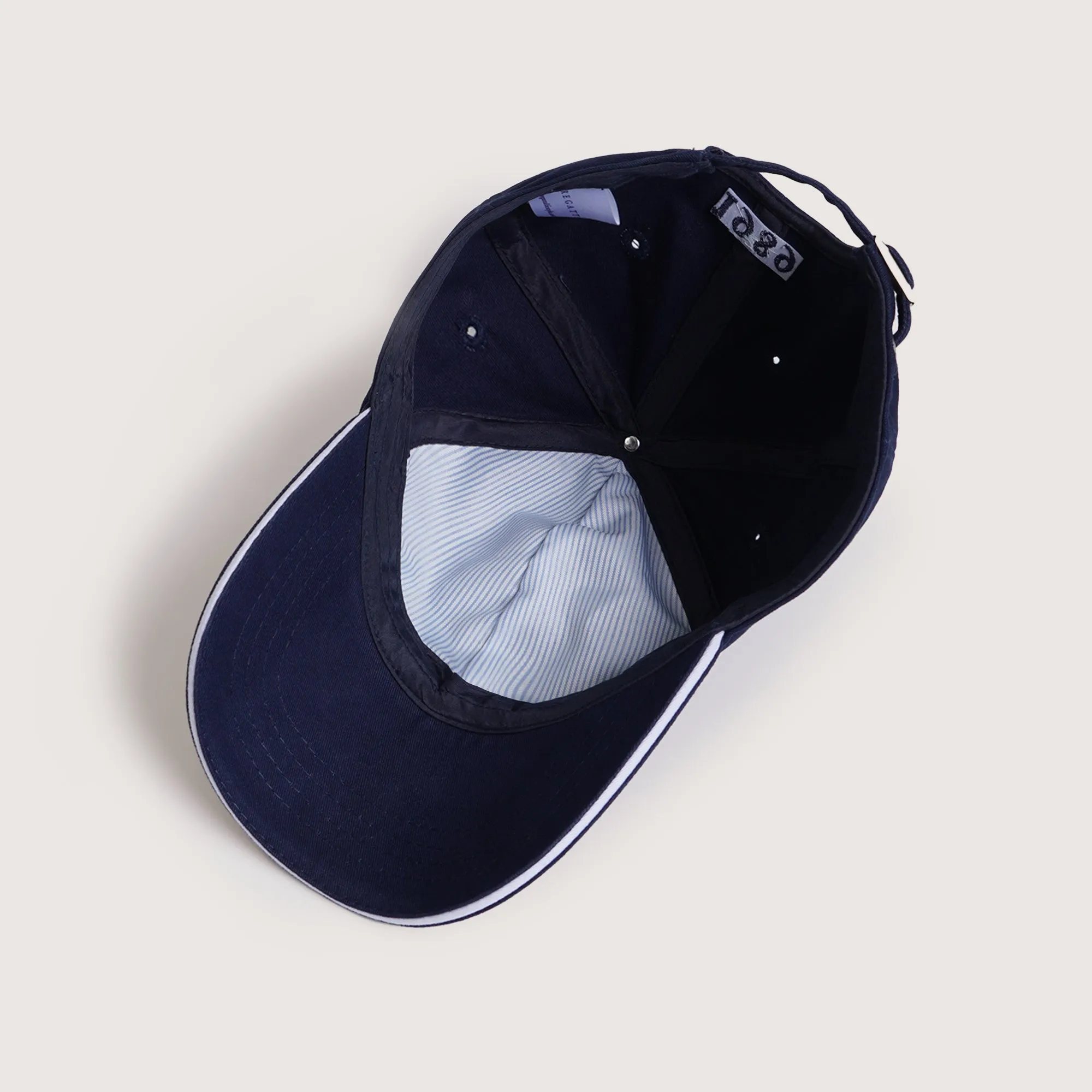 Regatta- Classic Cap With Contrast Visor Sandwich
