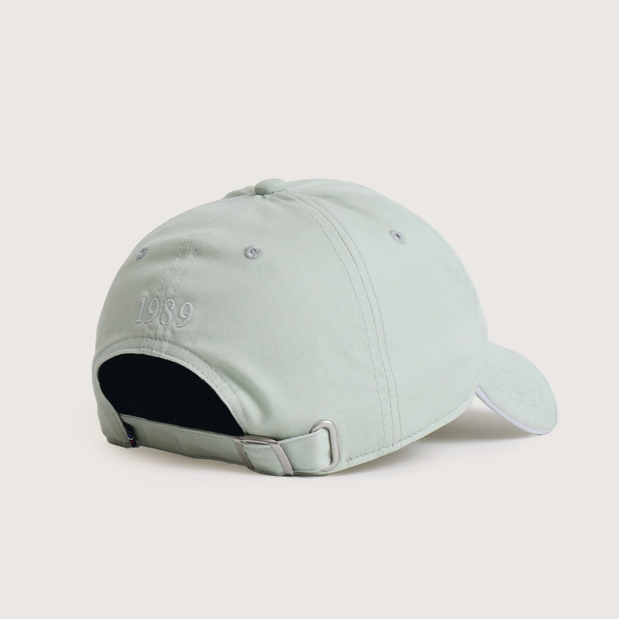 Regatta- Classic Cap With Contrast Visor Sandwich