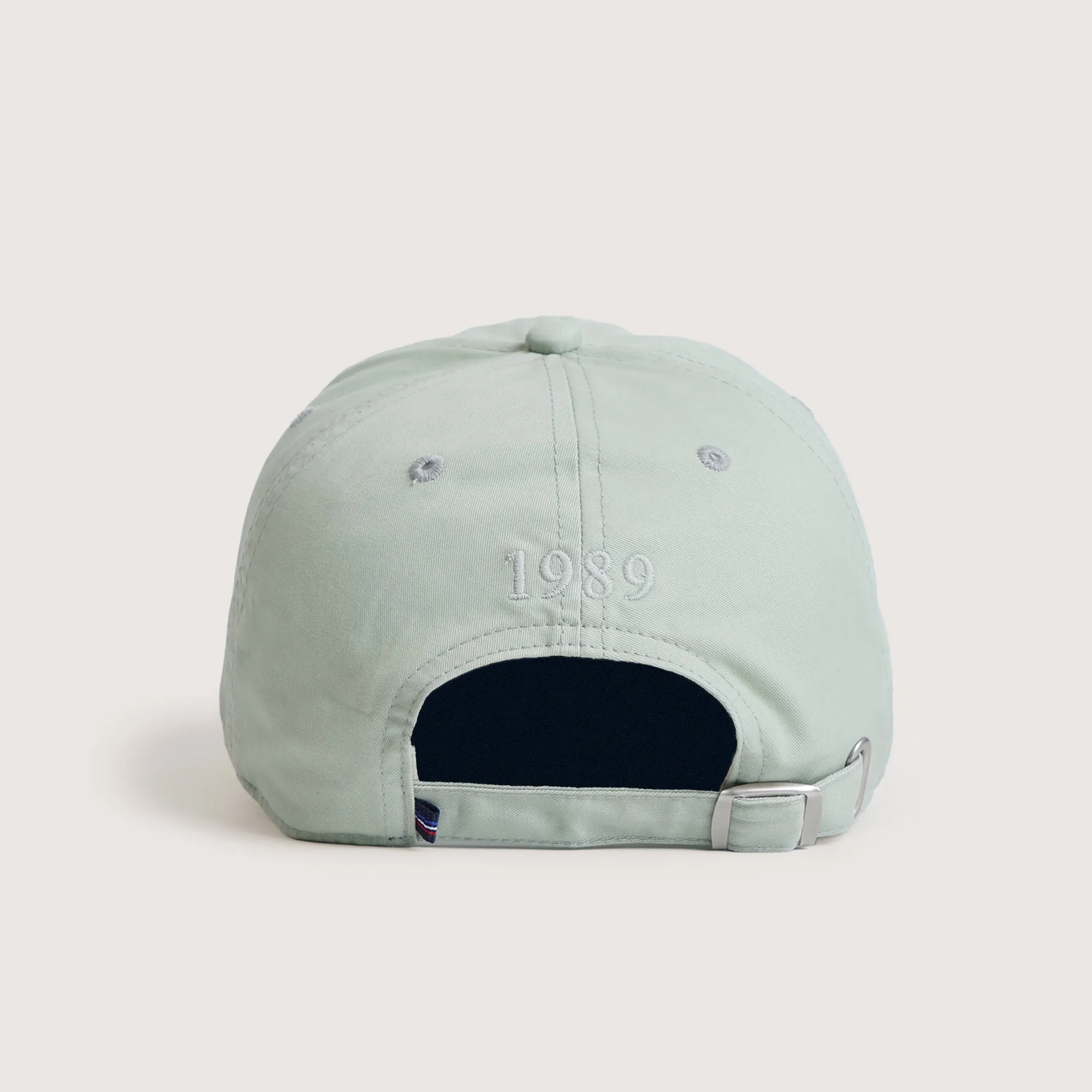Regatta- Classic Cap With Contrast Visor Sandwich