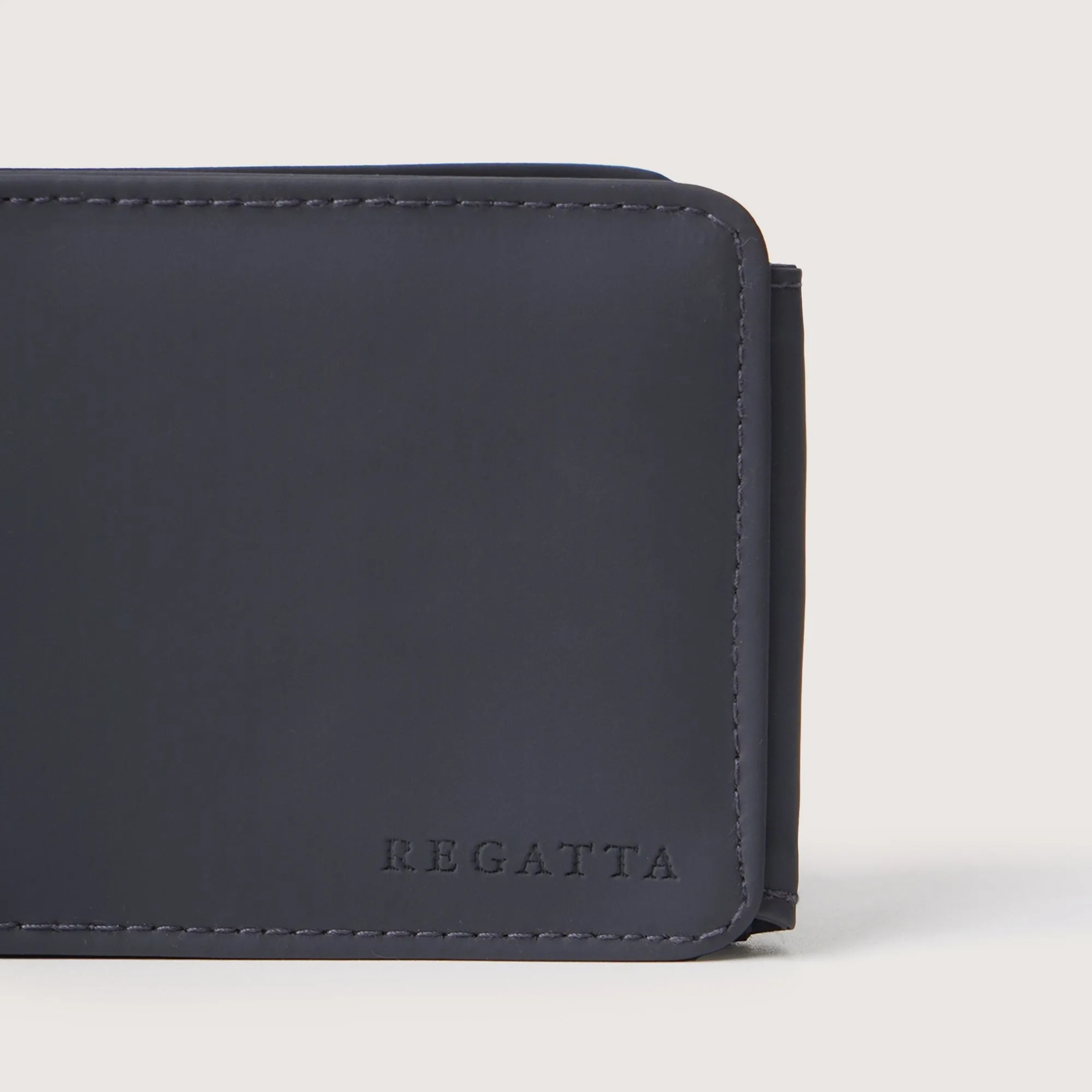 Regatta- Multi-Pocket Bi-Fold Wallet