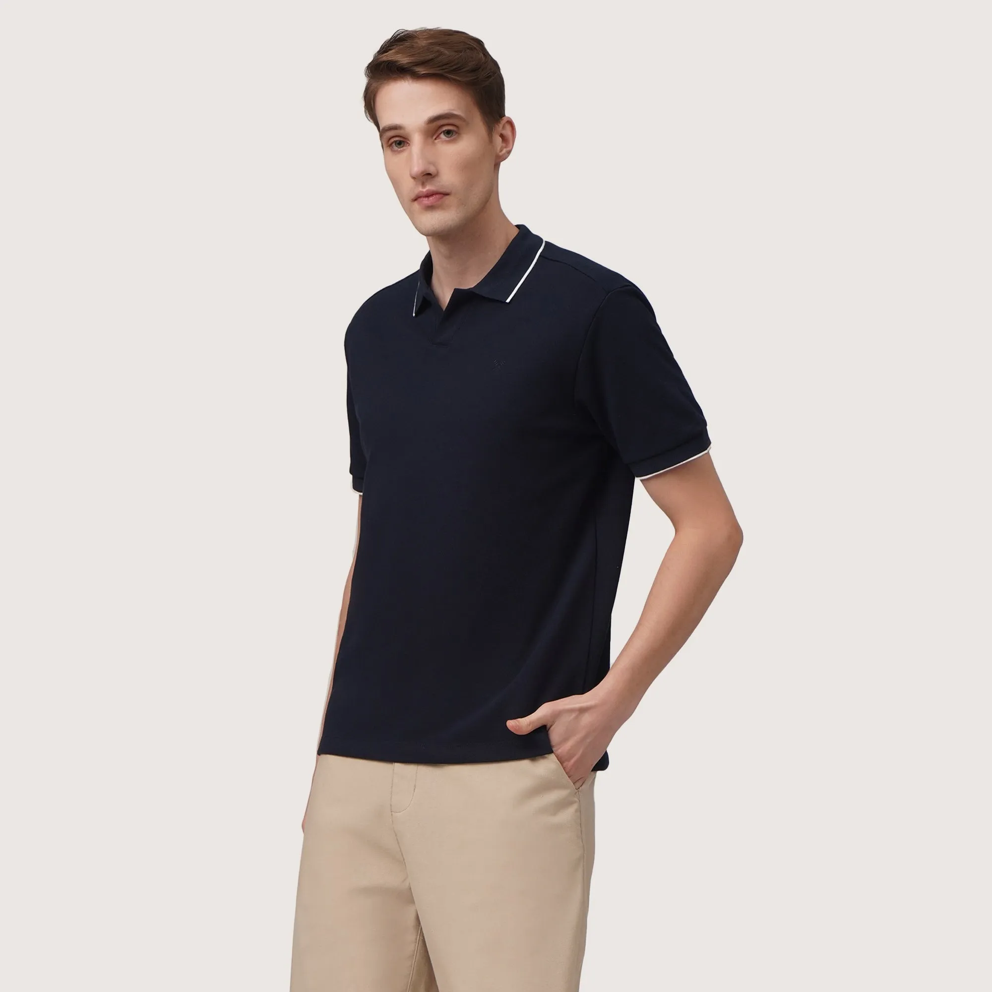 Regatta- Regular Fit V- Placket Polo Shirt With Tipping