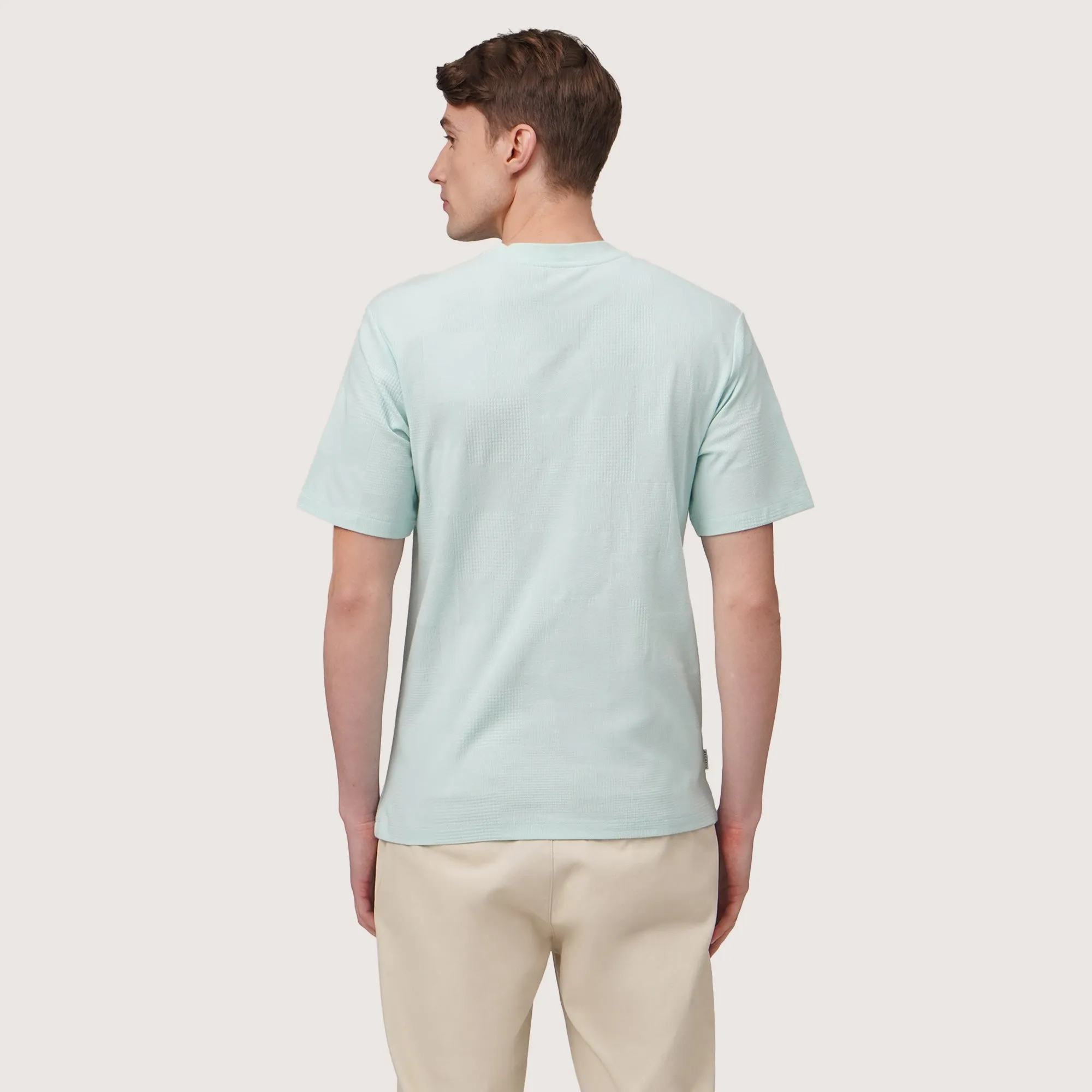 Regatta- Relaxed Fit Round Neck T-Shirt In Textured Fabric