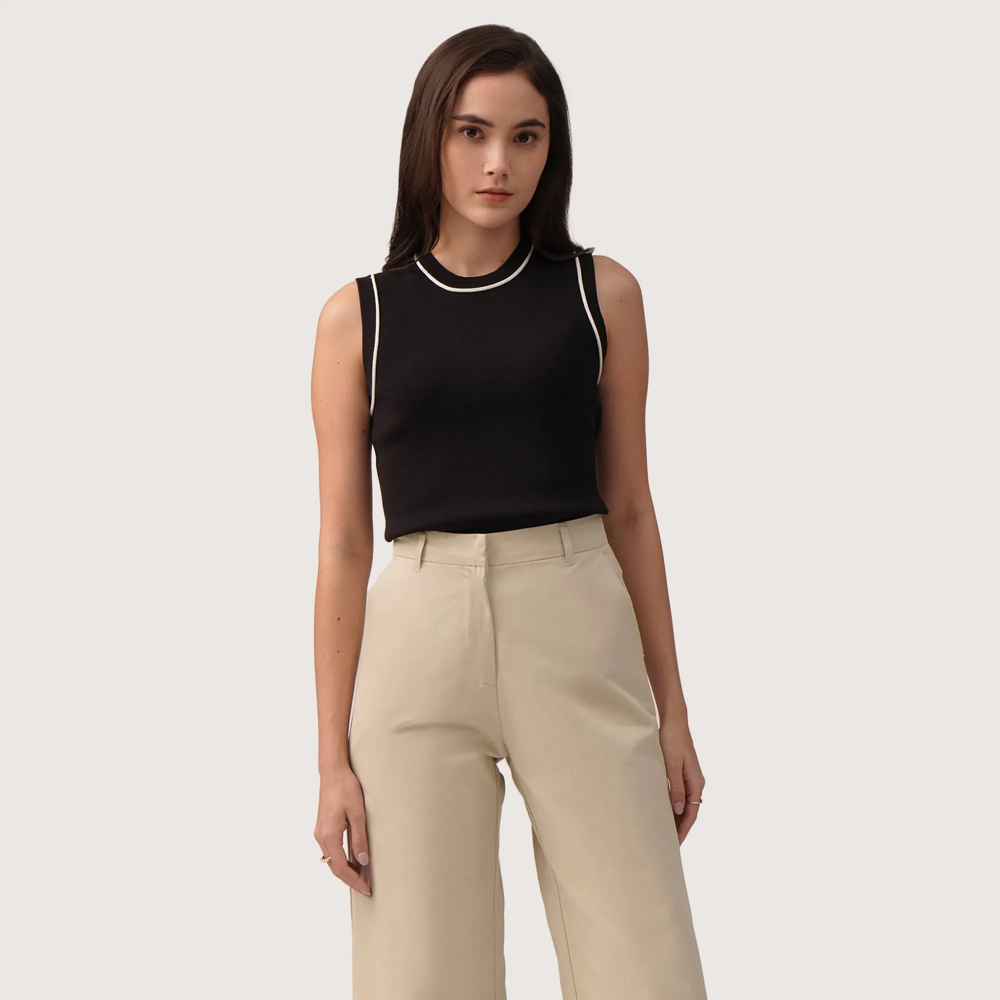 Regatta- Sleeveless Knit Top With Piping