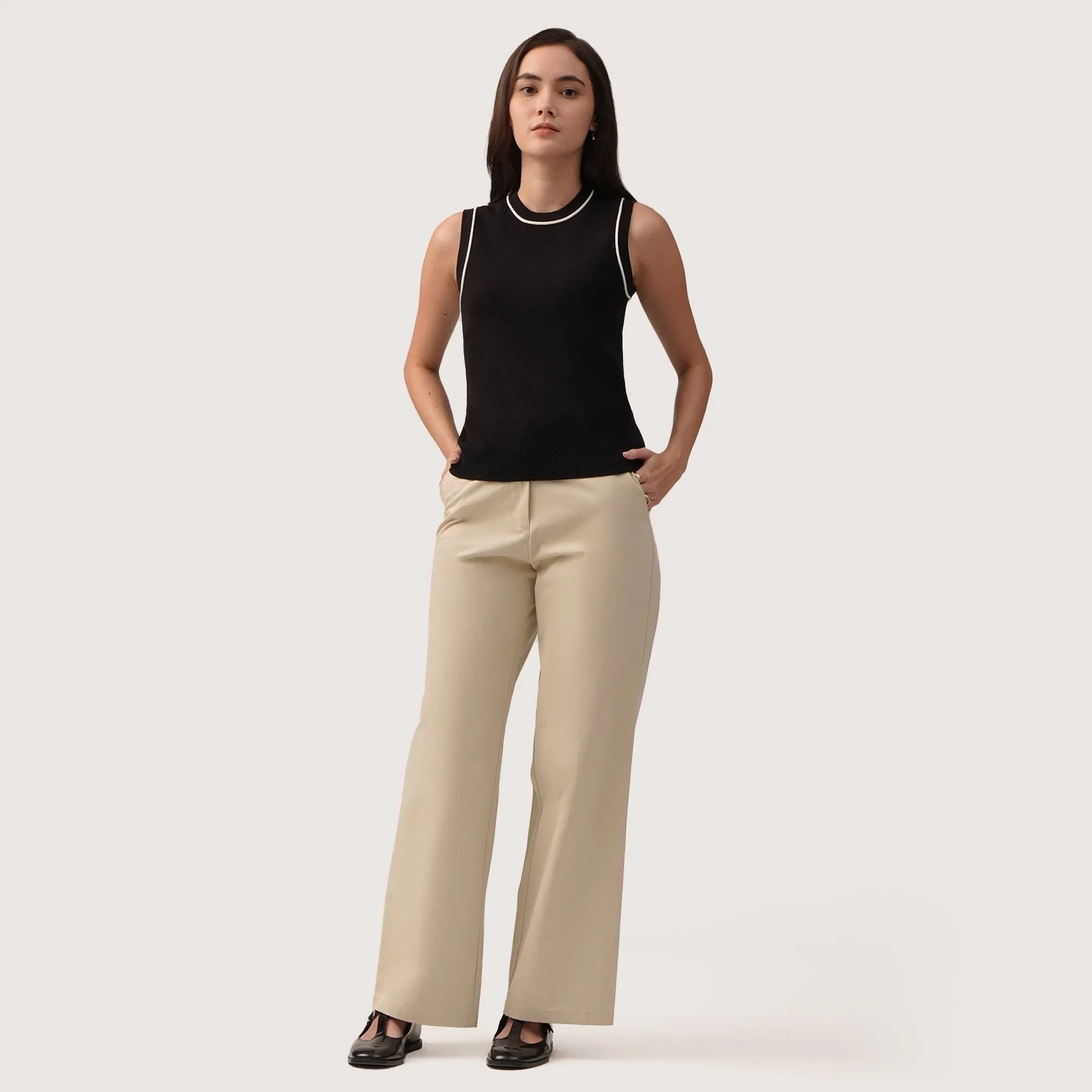 Regatta- Sleeveless Knit Top With Piping