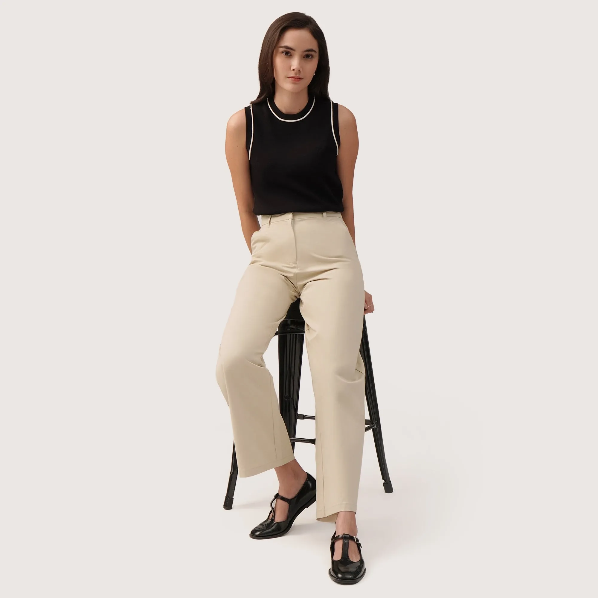 Regatta- Sleeveless Knit Top With Piping