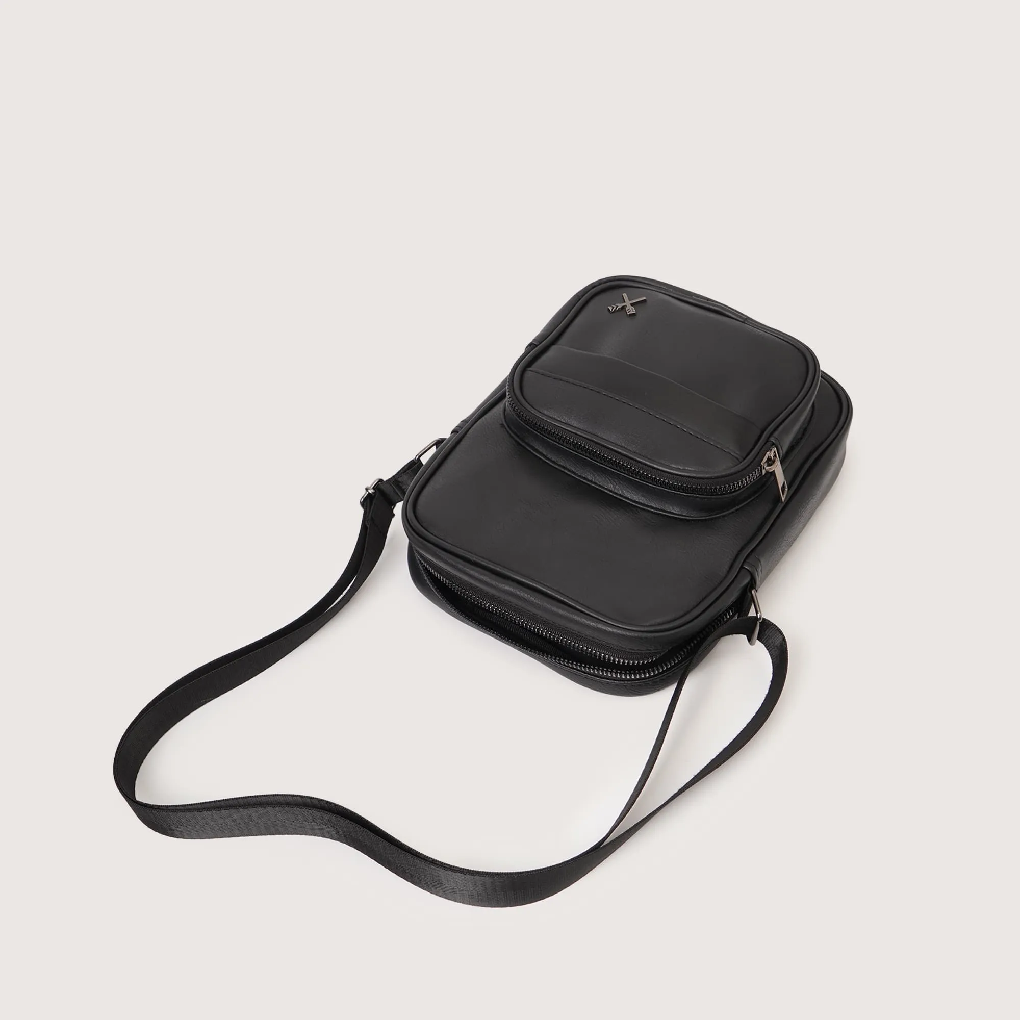 Regatta- Sling Bag With Front Compartment